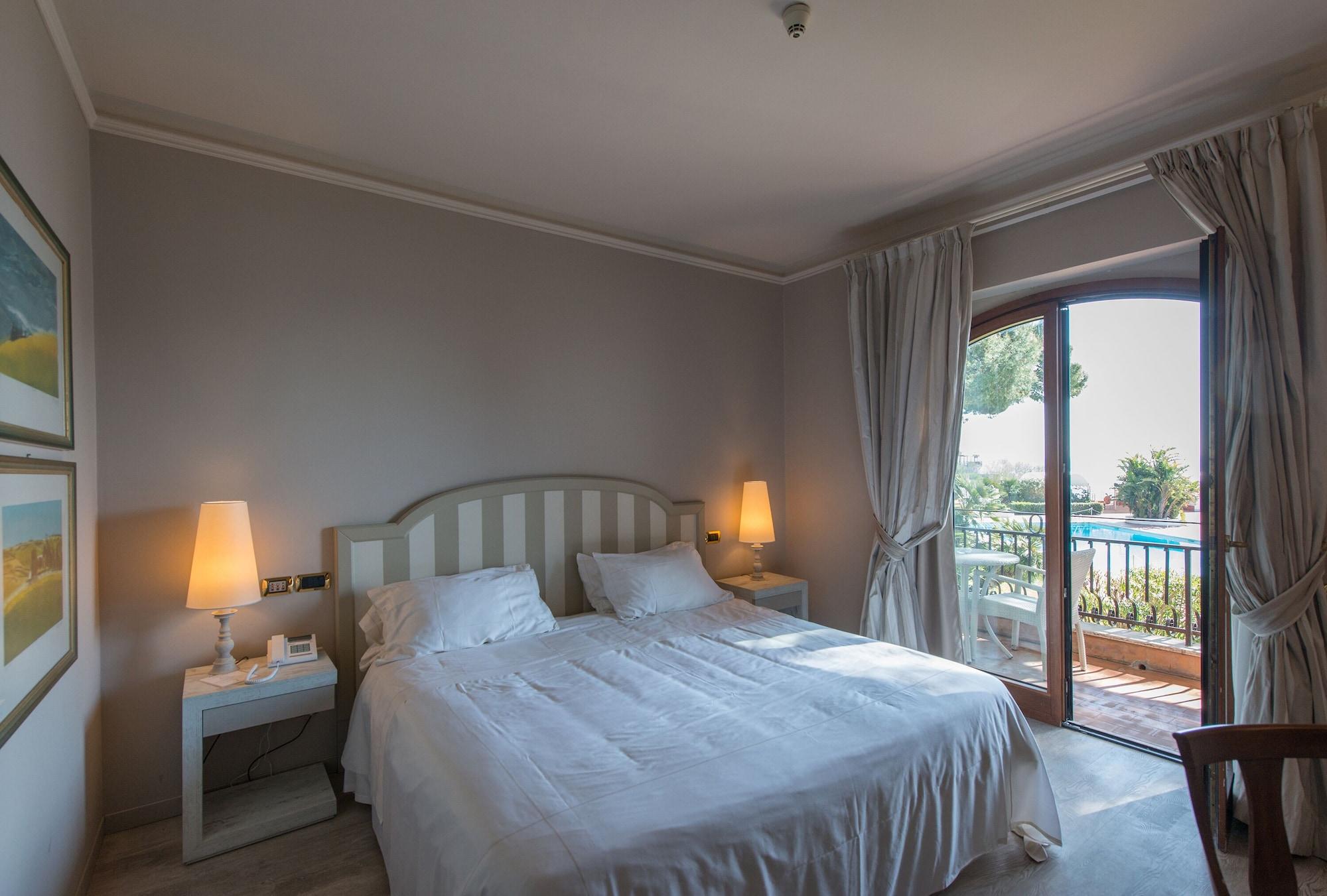 Grand Baia Verde 4*坎尼扎罗