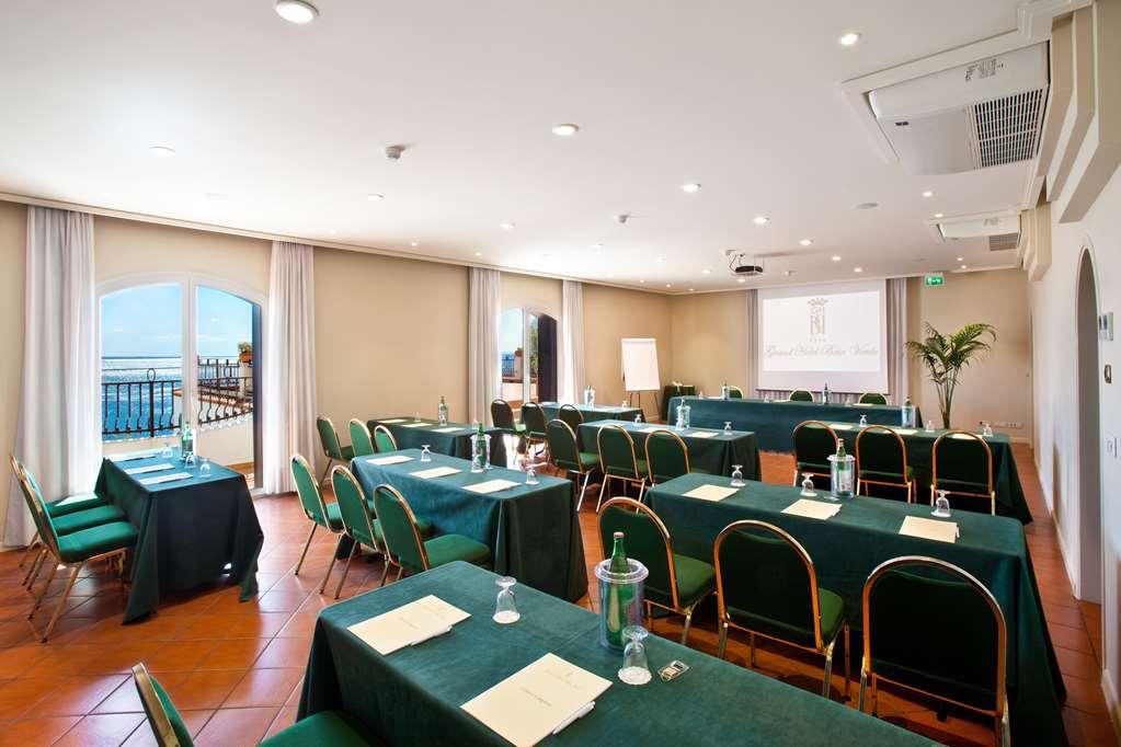 Grand Baia Verde Cannizzaro酒店