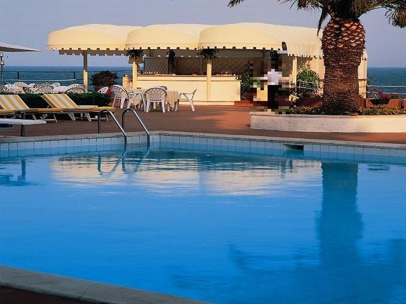 Hotel Grand Baia