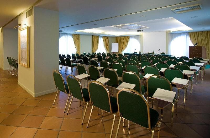 Hotel Grand Baia 4*