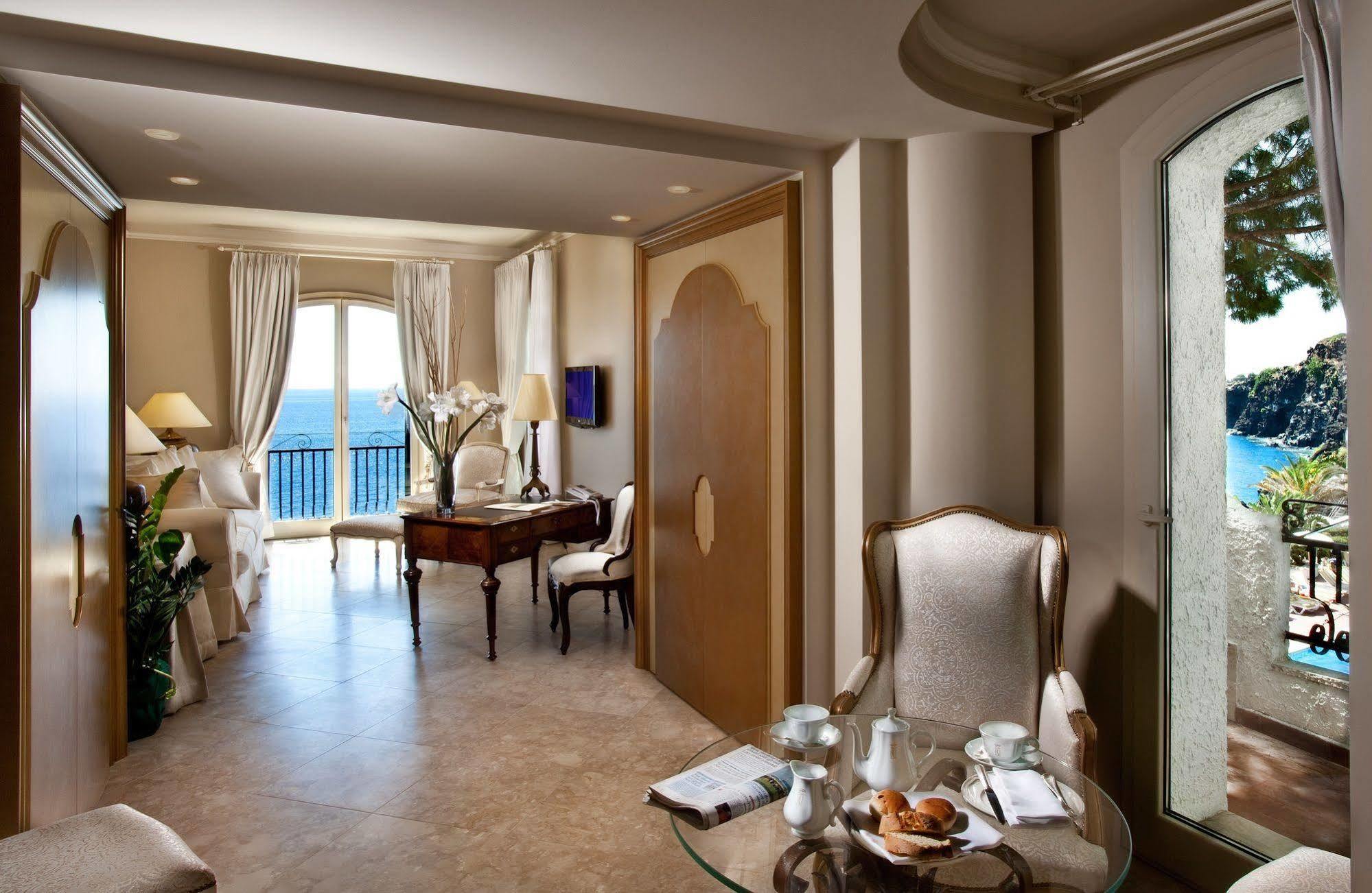 Grand Baia Hotel